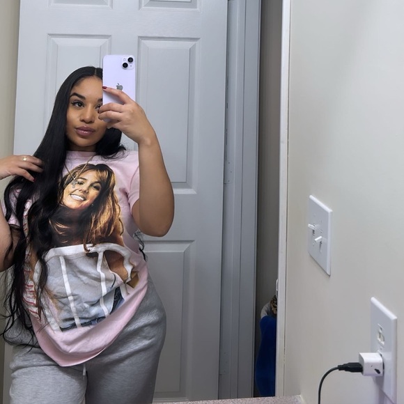 Meet your Posher, Tomisha - Picture 1 of 2